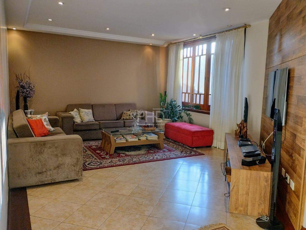 Sobrado à venda com 3 quartos, 302m² - Foto 1