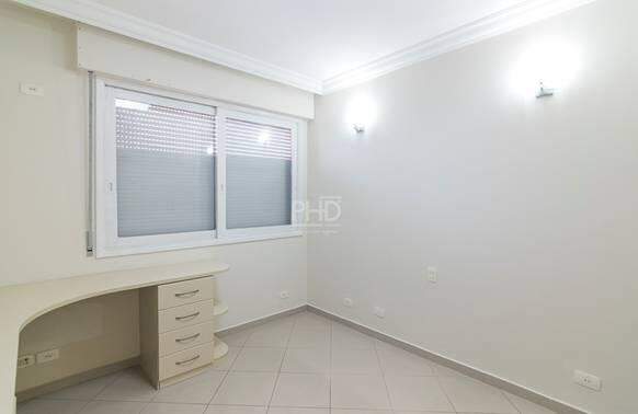 Apartamento para alugar com 4 quartos, 140m² - Foto 13