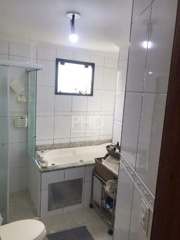 Apartamento à venda com 4 quartos, 210m² - Foto 12