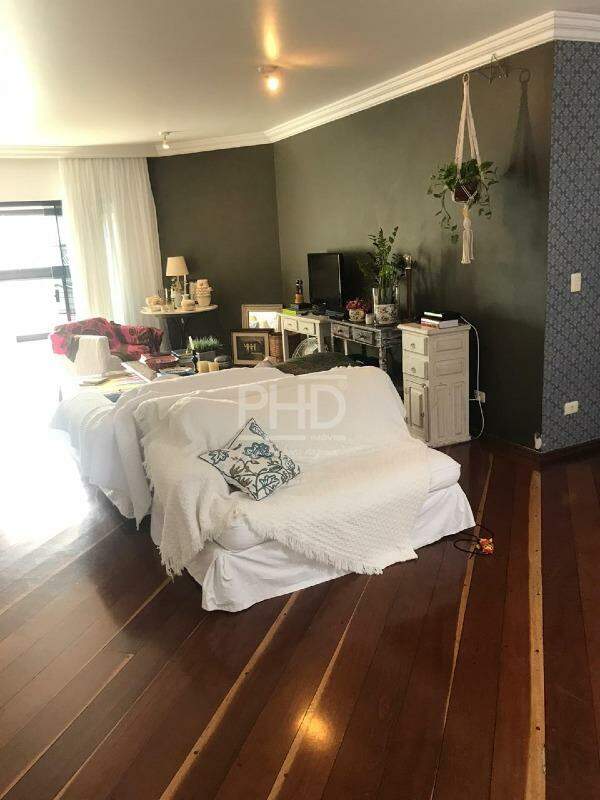 Apartamento à venda com 4 quartos, 210m² - Foto 2