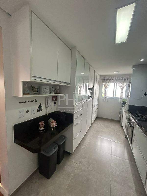 Apartamento à venda com 2 quartos, 76m² - Foto 9