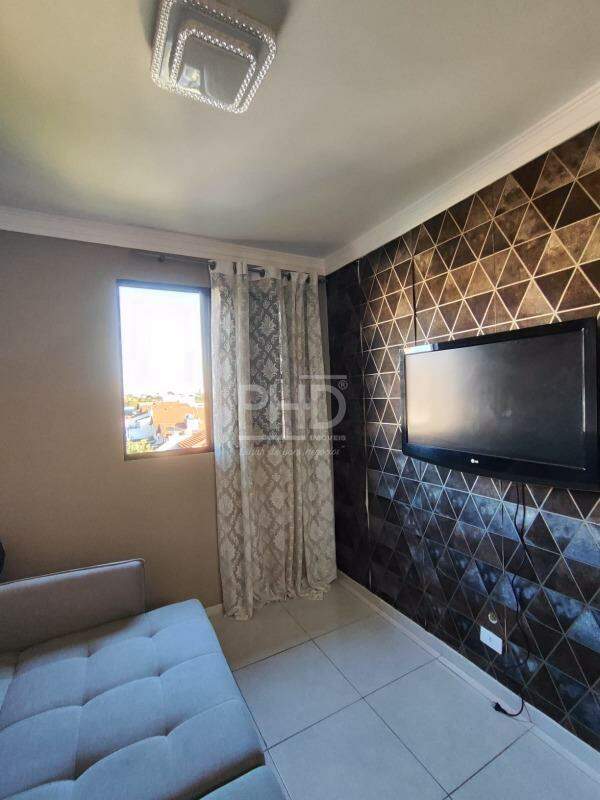 Apartamento à venda com 2 quartos, 64m² - Foto 1