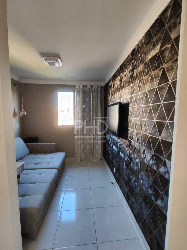 Apartamento à venda com 2 quartos, 64m² - Foto 3