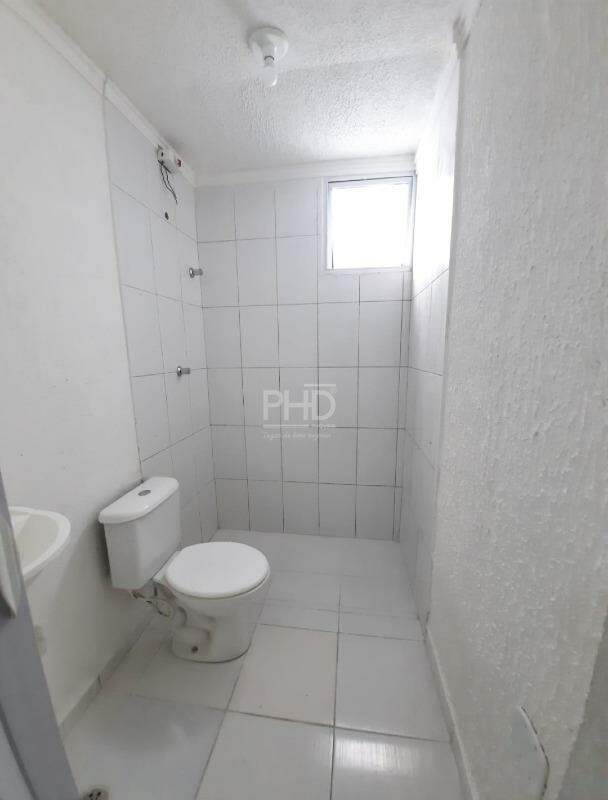 Casa para alugar com 3 quartos, 90m² - Foto 13