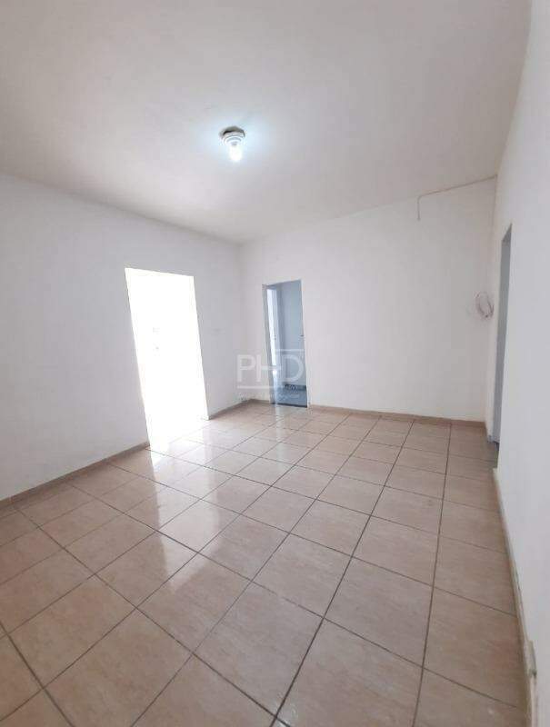 Casa para alugar com 3 quartos, 90m² - Foto 1