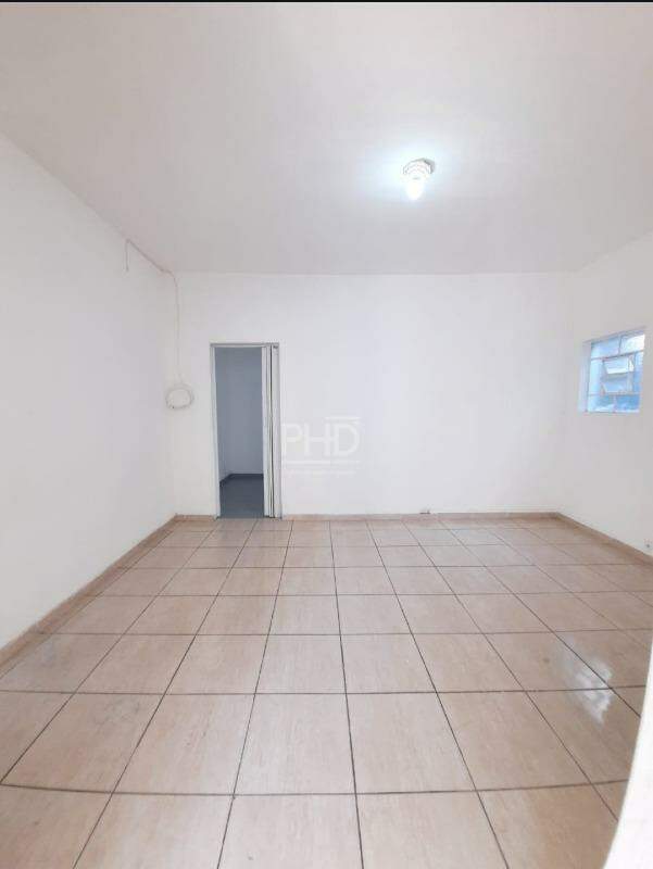 Casa para alugar com 3 quartos, 90m² - Foto 2