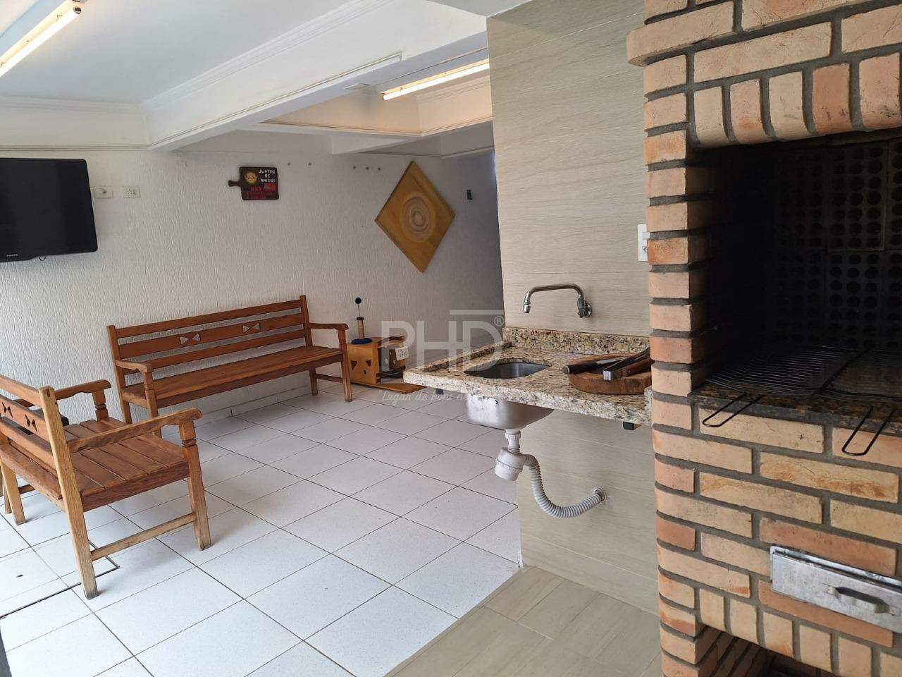 Sobrado à venda com 3 quartos, 244m² - Foto 1