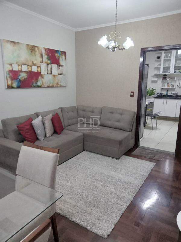 Sobrado à venda com 4 quartos, 208m² - Foto 1