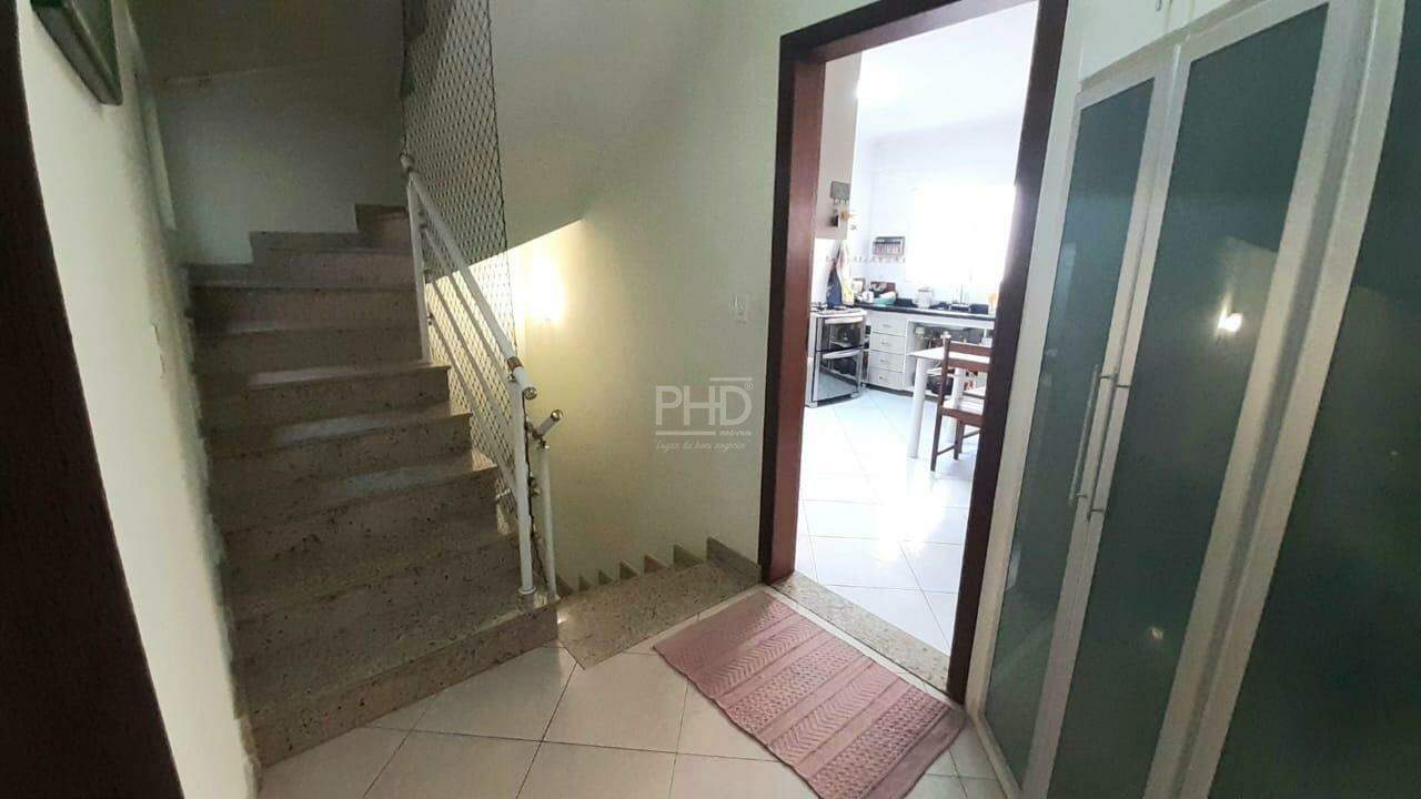 Sobrado à venda com 3 quartos, 225m² - Foto 8