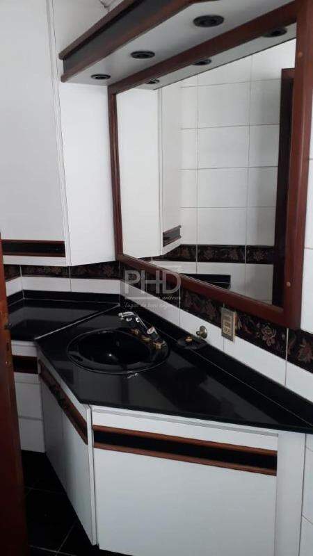 Apartamento à venda com 4 quartos, 240m² - Foto 17