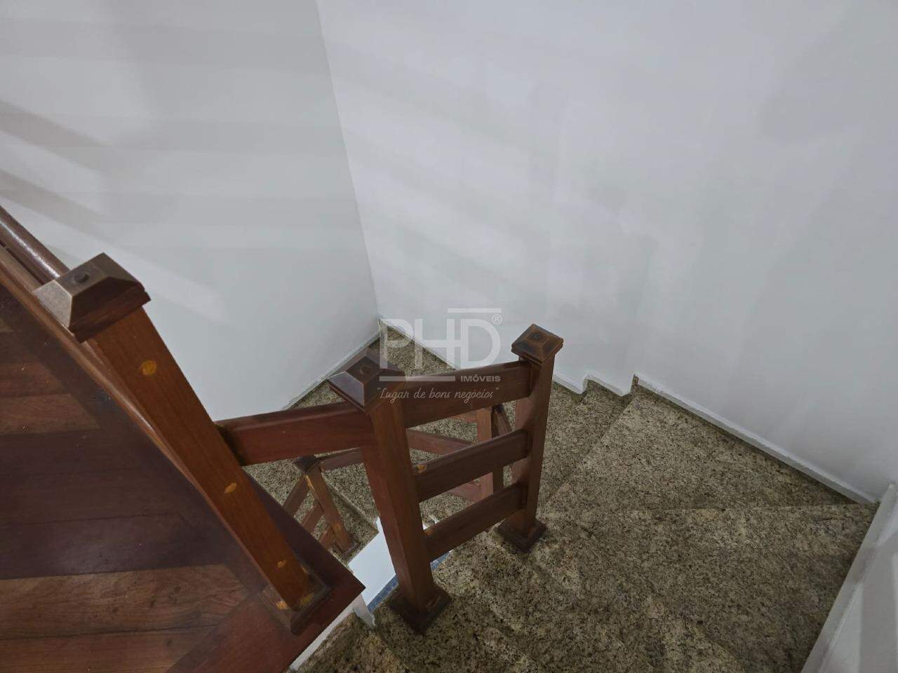 Sobrado para alugar com 3 quartos, 272m² - Foto 11