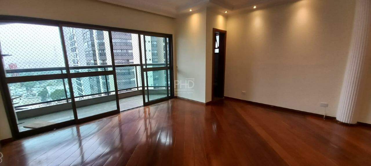 Apartamento à venda com 3 quartos, 145m² - Foto 2