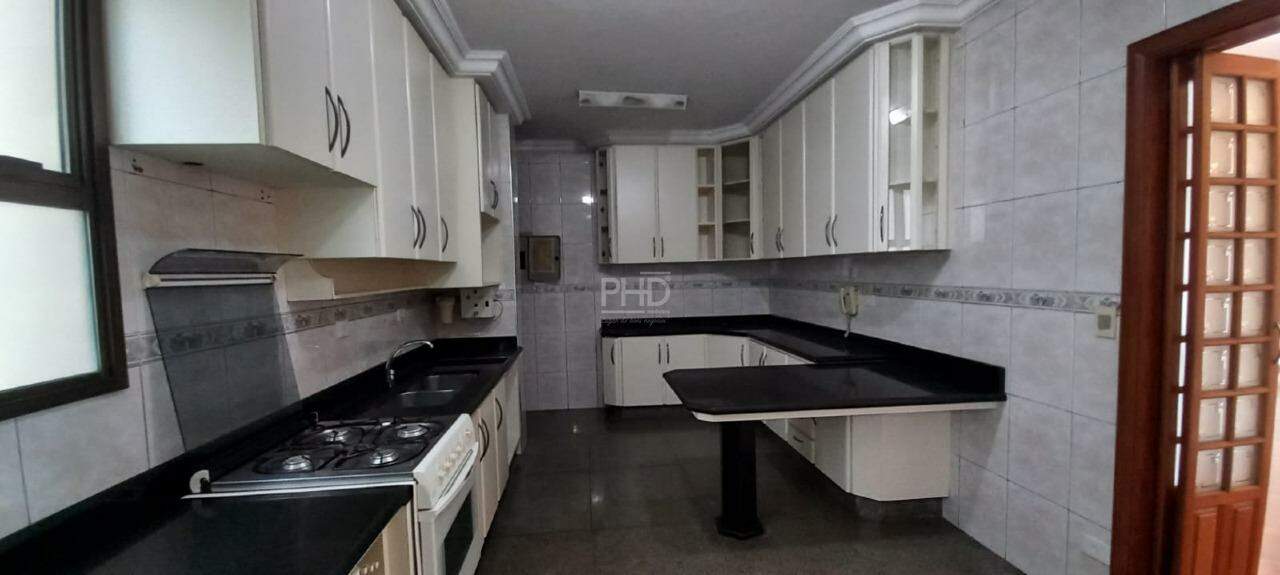 Apartamento à venda com 3 quartos, 145m² - Foto 7