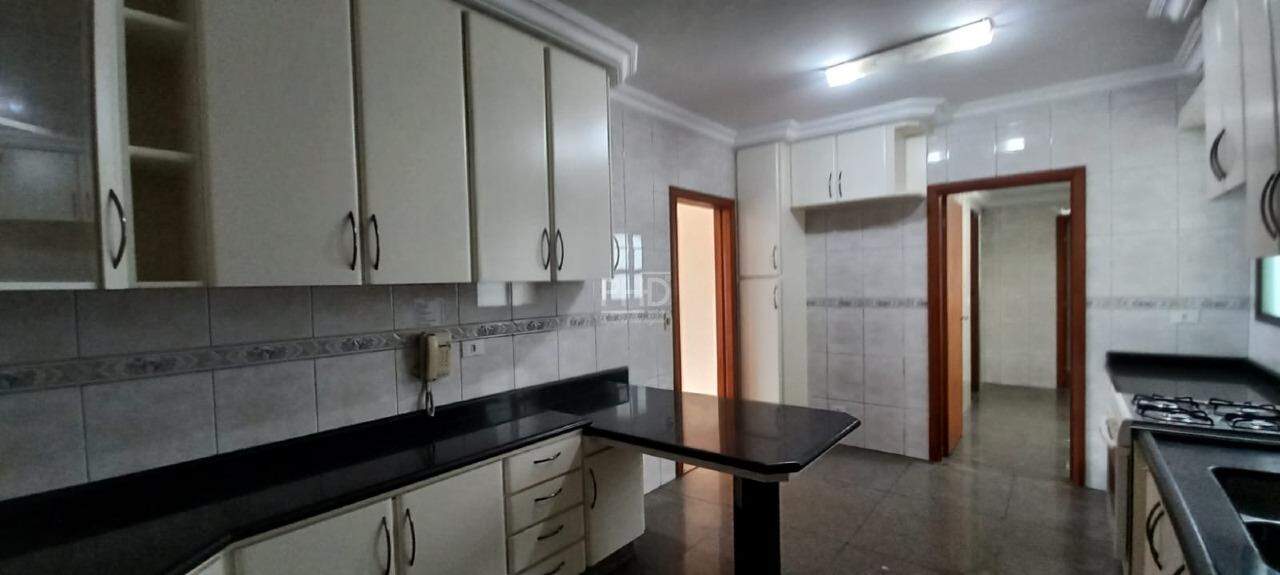 Apartamento à venda com 3 quartos, 145m² - Foto 9