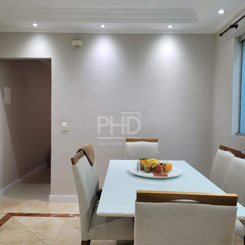 Sobrado à venda com 3 quartos, 173m² - Foto 1