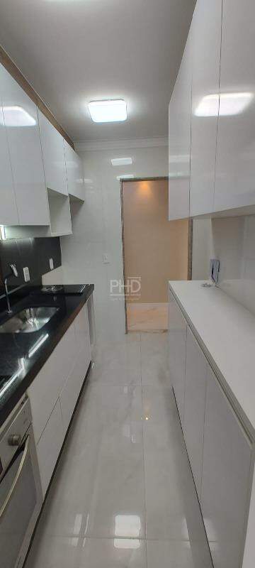 Apartamento à venda com 3 quartos, 83m² - Foto 19