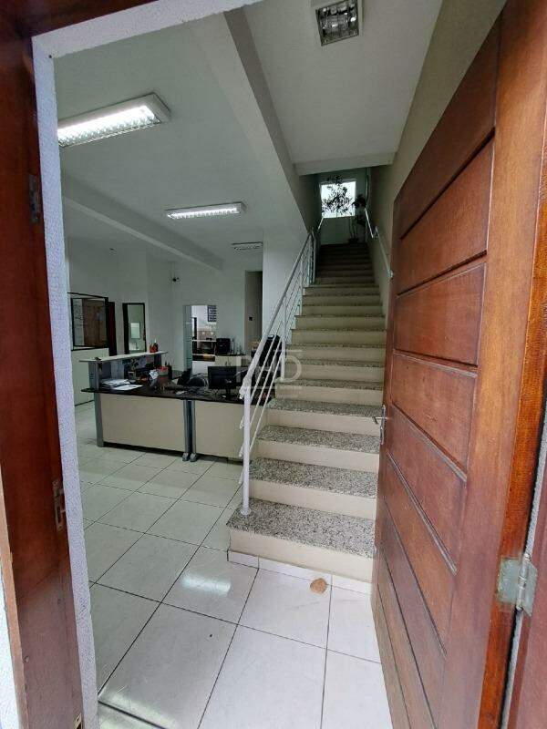 Prédio Inteiro para alugar, 280m² - Foto 2