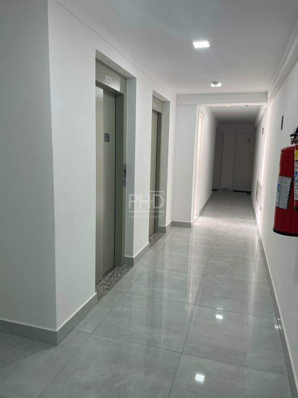 Apartamento à venda com 2 quartos, 41m² - Foto 11