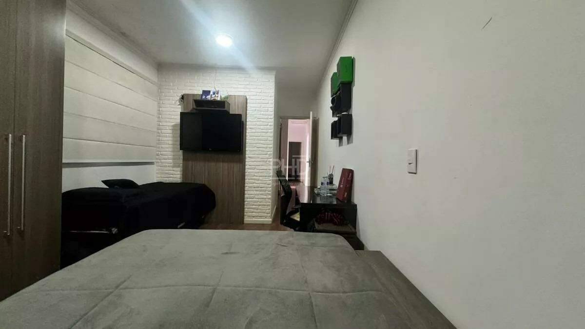 Sobrado à venda com 3 quartos, 212m² - Foto 11