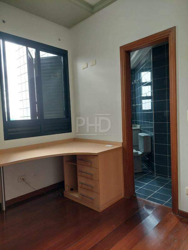 Apartamento à venda com 3 quartos, 135m² - Foto 16