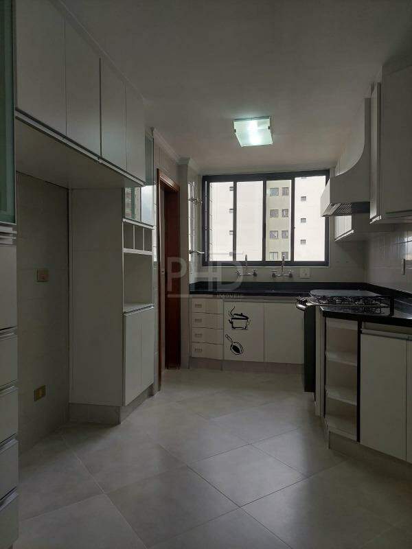 Apartamento à venda com 3 quartos, 135m² - Foto 6