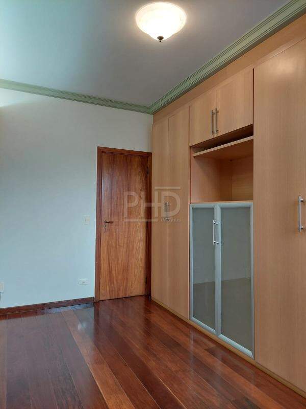 Apartamento à venda com 3 quartos, 135m² - Foto 17