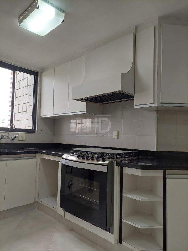 Apartamento à venda com 3 quartos, 135m² - Foto 7