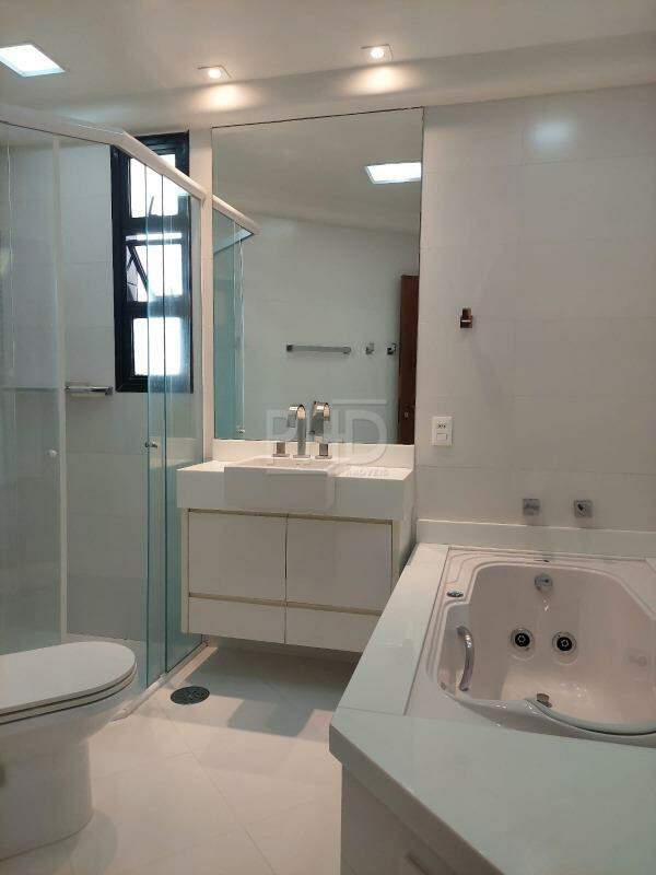 Apartamento à venda com 3 quartos, 135m² - Foto 20