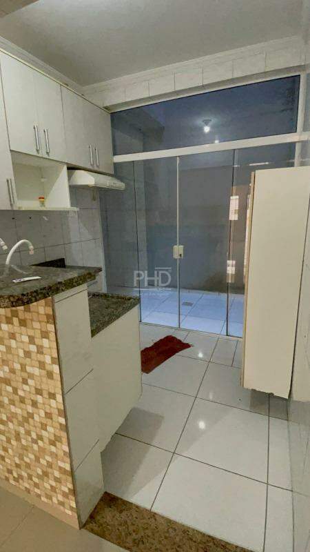 Sobrado à venda com 3 quartos, 179m² - Foto 1