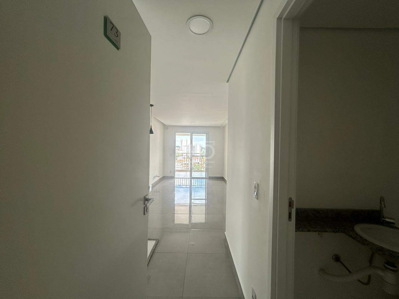 Apartamento à venda com 2 quartos, 68m² - Foto 2