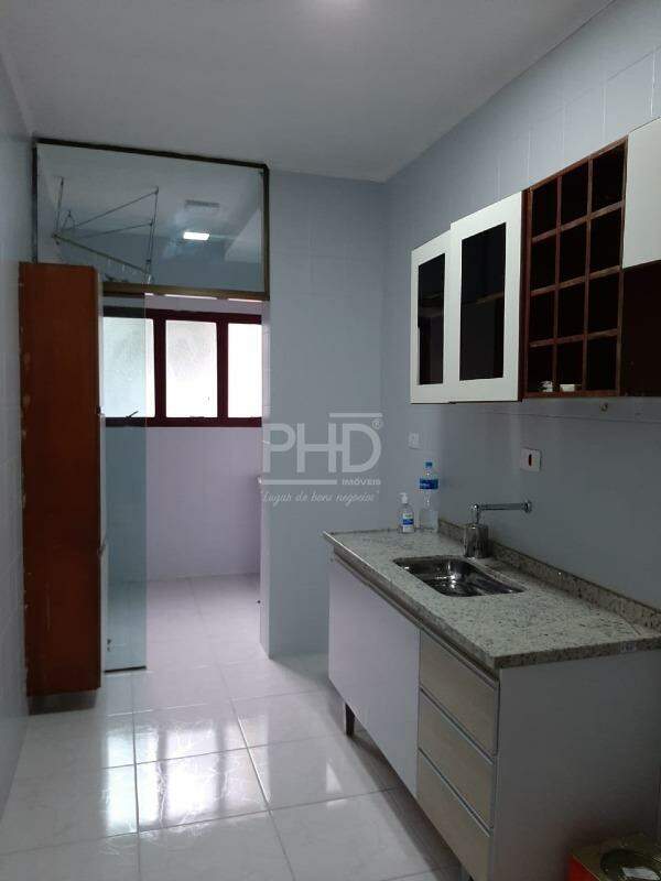 Apartamento à venda com 2 quartos, 65m² - Foto 3