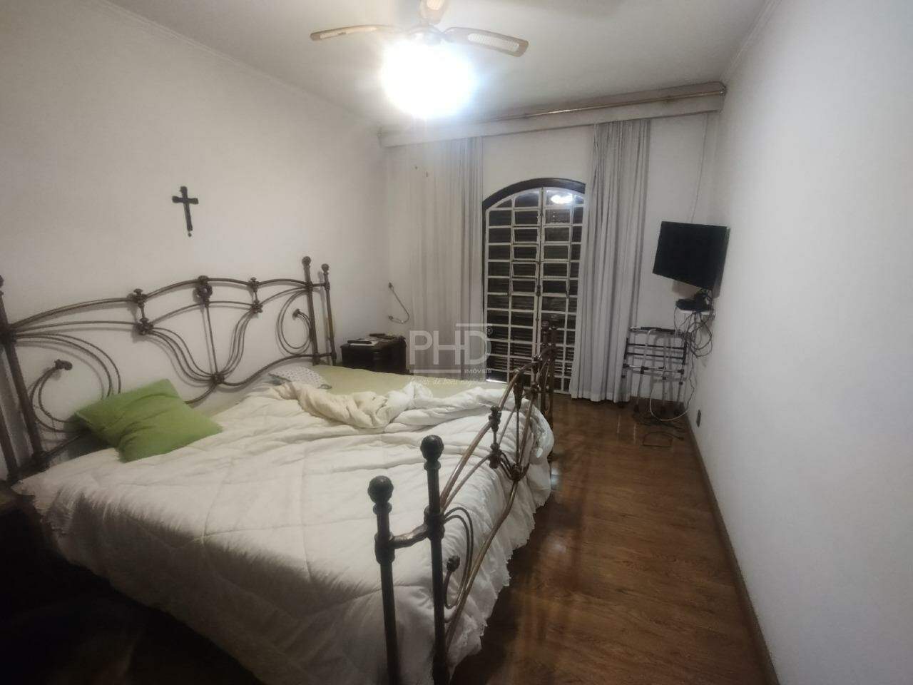 Casa à venda com 4 quartos, 336m² - Foto 11