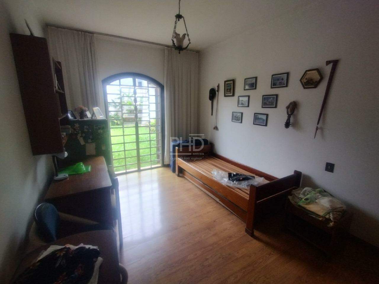 Casa à venda com 4 quartos, 336m² - Foto 18