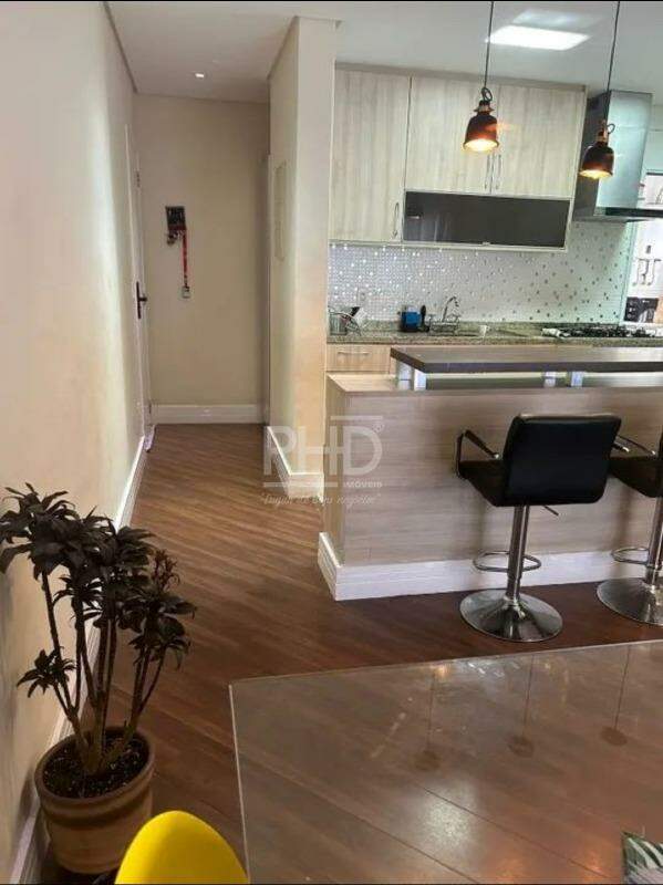 Apartamento à venda com 3 quartos, 96m² - Foto 4