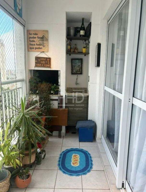 Apartamento à venda com 3 quartos, 96m² - Foto 2