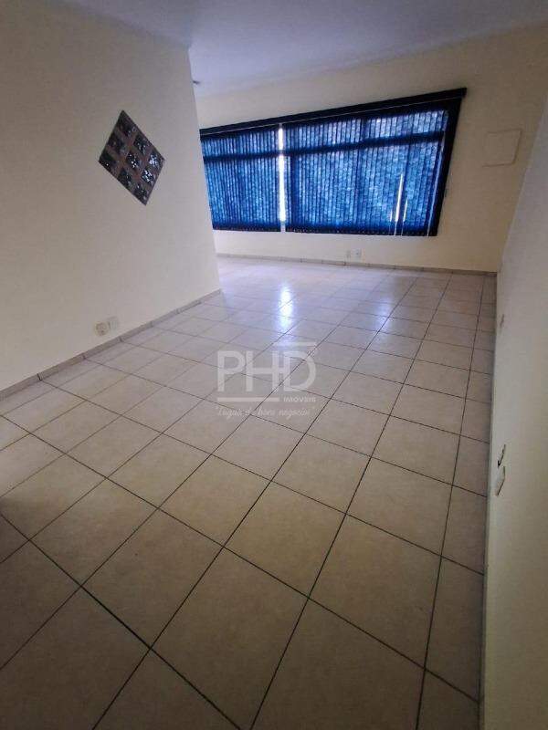 Casa para alugar com 3 quartos, 200m² - Foto 2