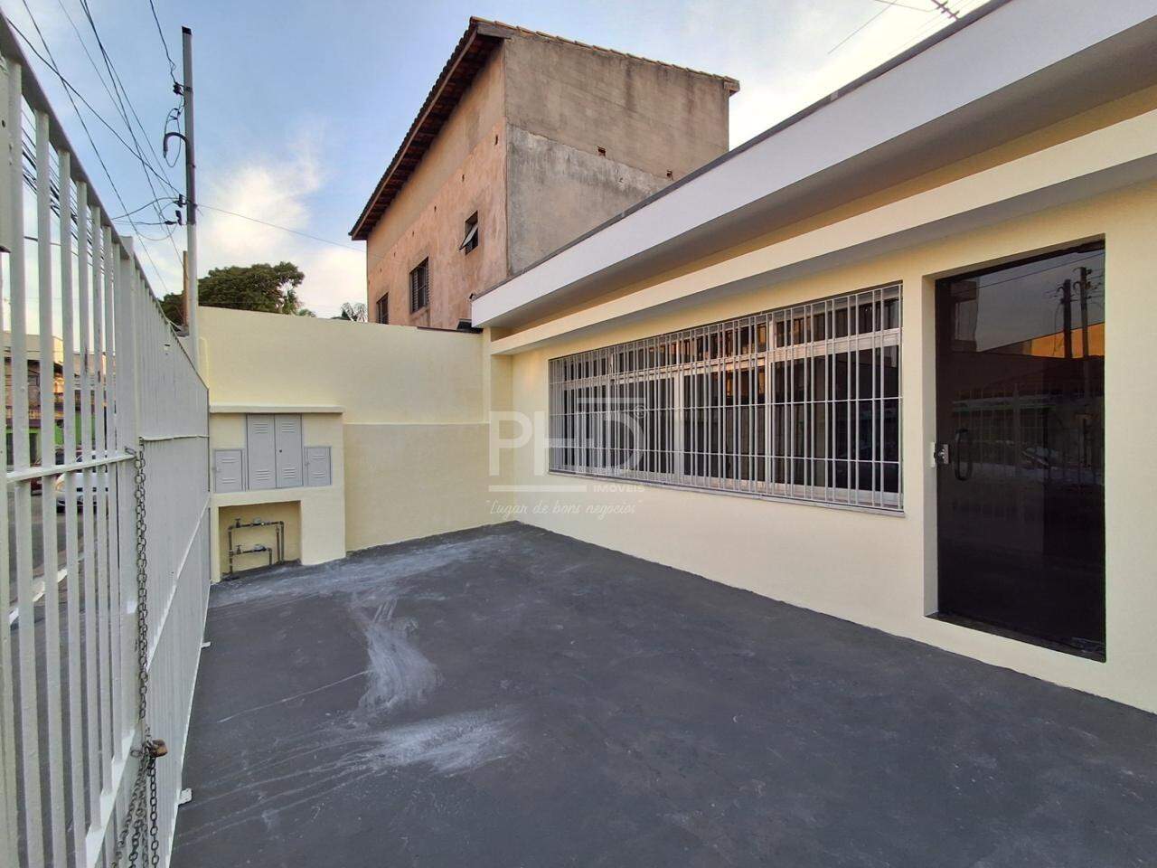 Casa para alugar com 3 quartos, 200m² - Foto 10