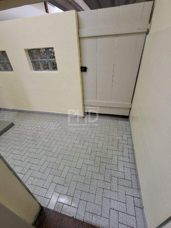 Casa para alugar com 3 quartos, 200m² - Foto 5