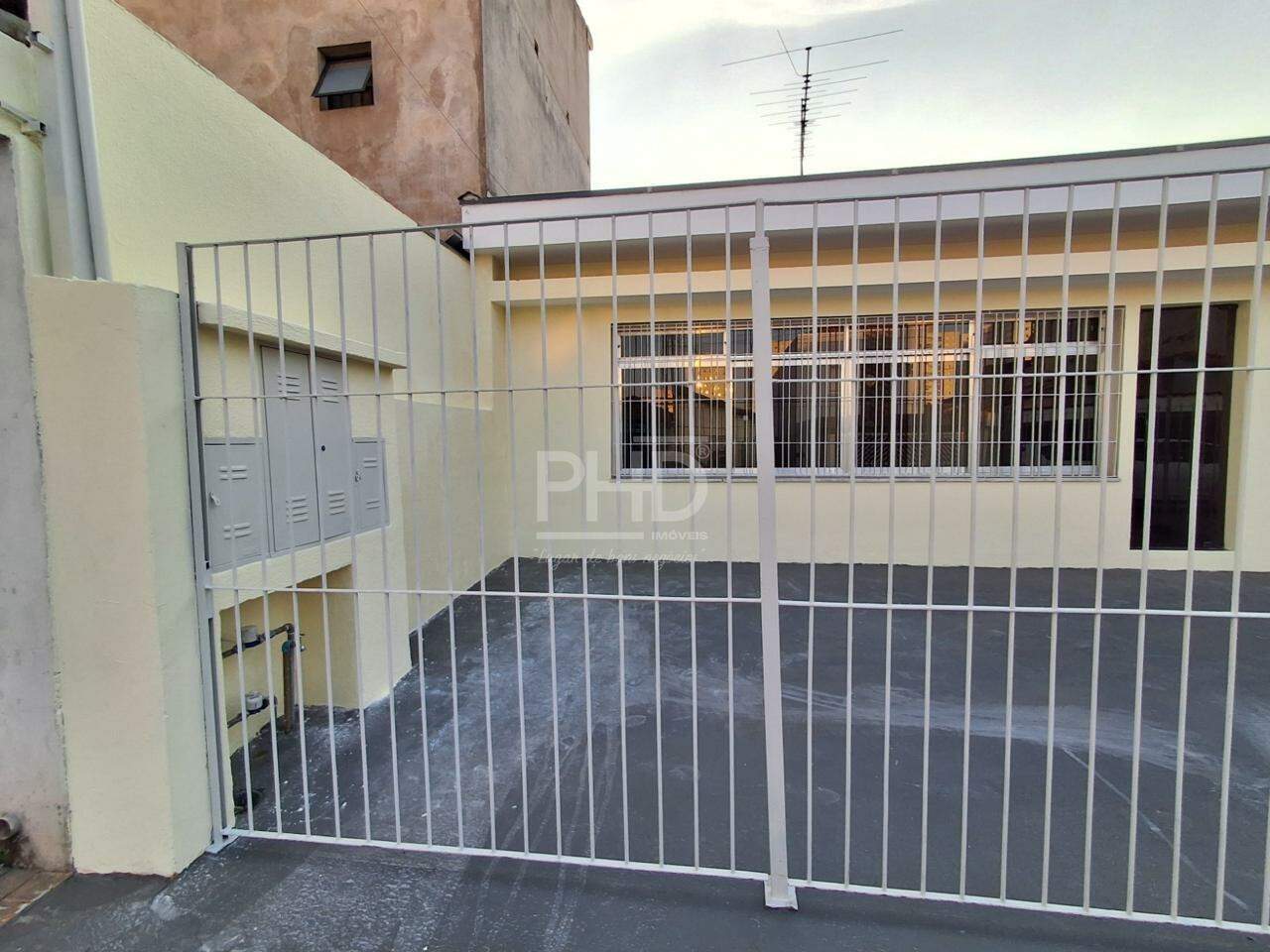 Casa para alugar com 3 quartos, 200m² - Foto 7