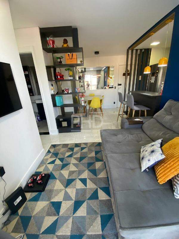 Apartamento à venda com 3 quartos, 71m² - Foto 2