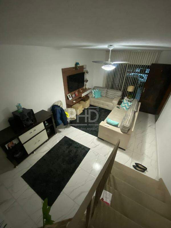 Casa à venda com 2 quartos, 163m² - Foto 4