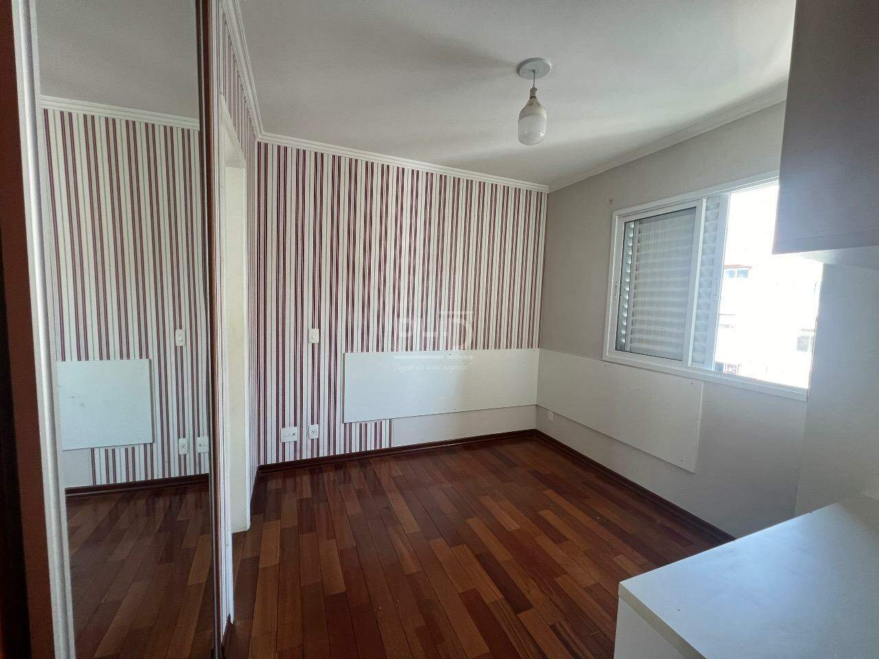 Apartamento à venda com 3 quartos, 97m² - Foto 8