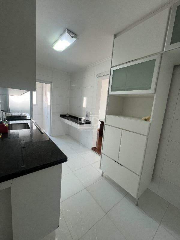 Apartamento à venda com 3 quartos, 97m² - Foto 6