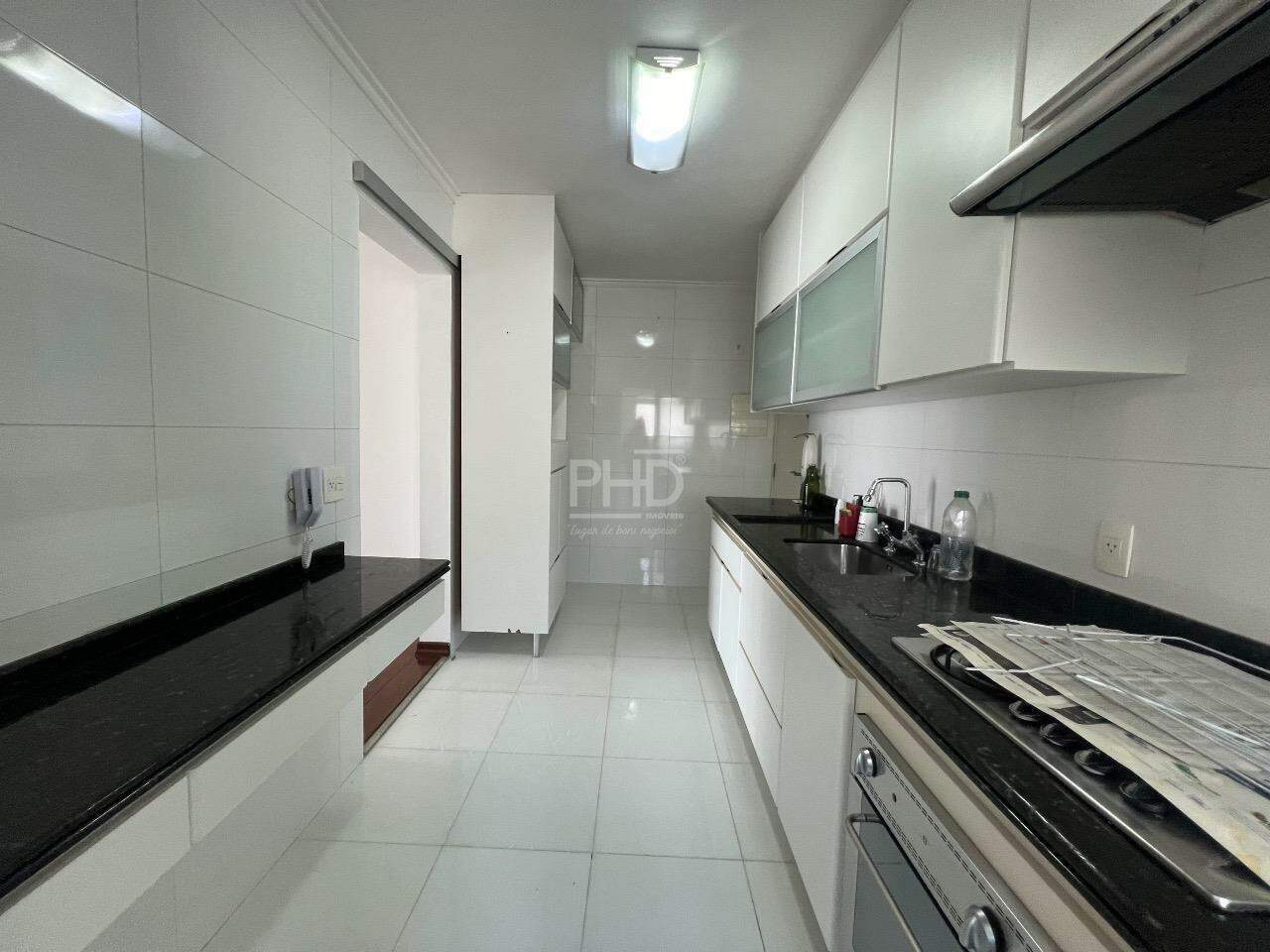 Apartamento à venda com 3 quartos, 97m² - Foto 4