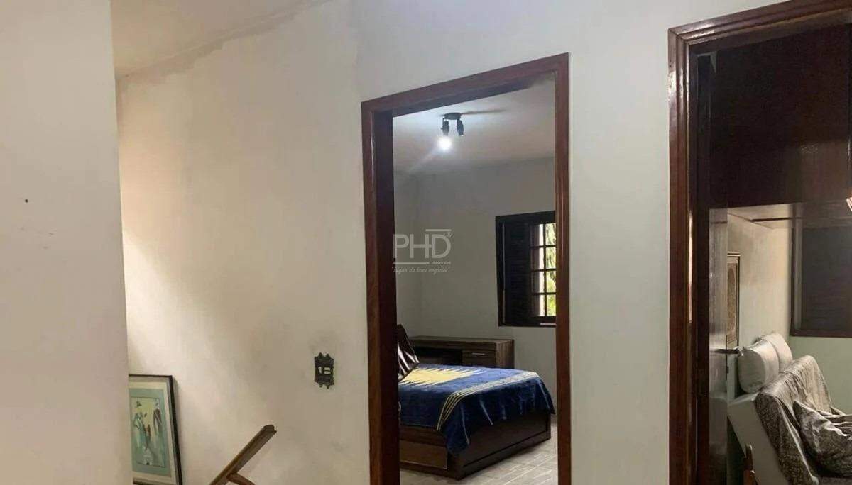 Casa à venda com 3 quartos, 212m² - Foto 10