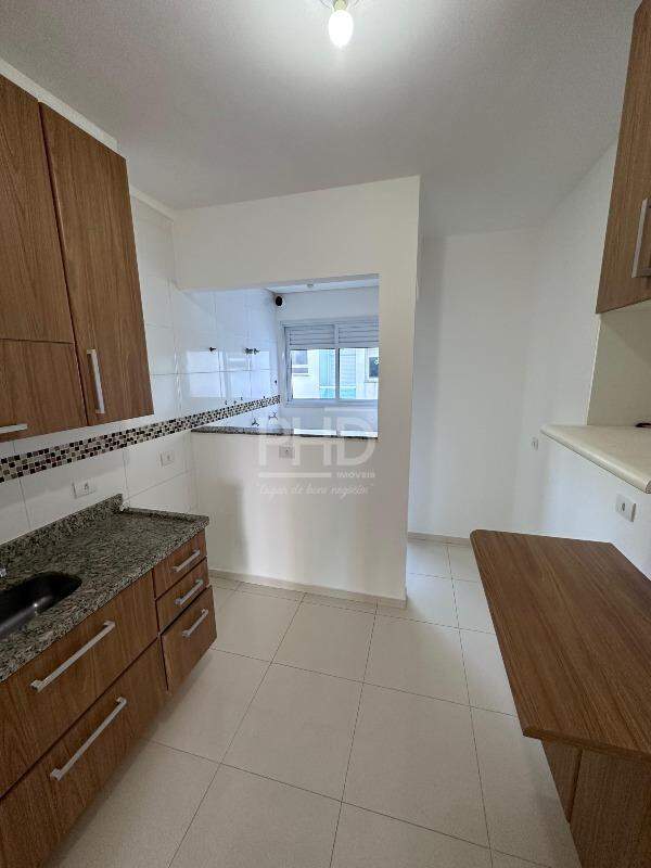 Apartamento à venda com 2 quartos, 75m² - Foto 16