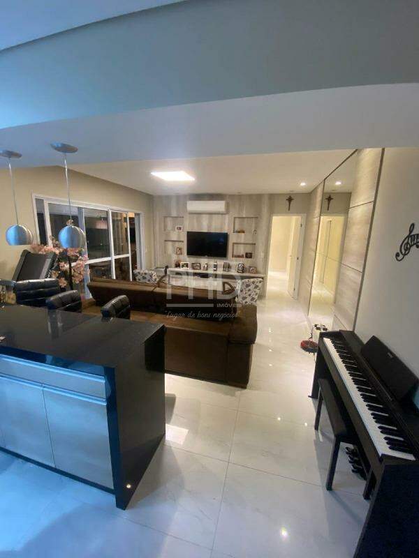 Apartamento à venda com 3 quartos, 116m² - Foto 3