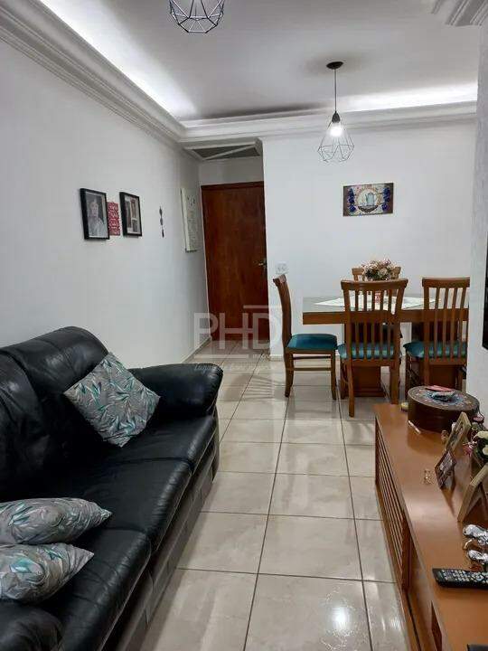 Apartamento à venda com 3 quartos, 72m² - Foto 1