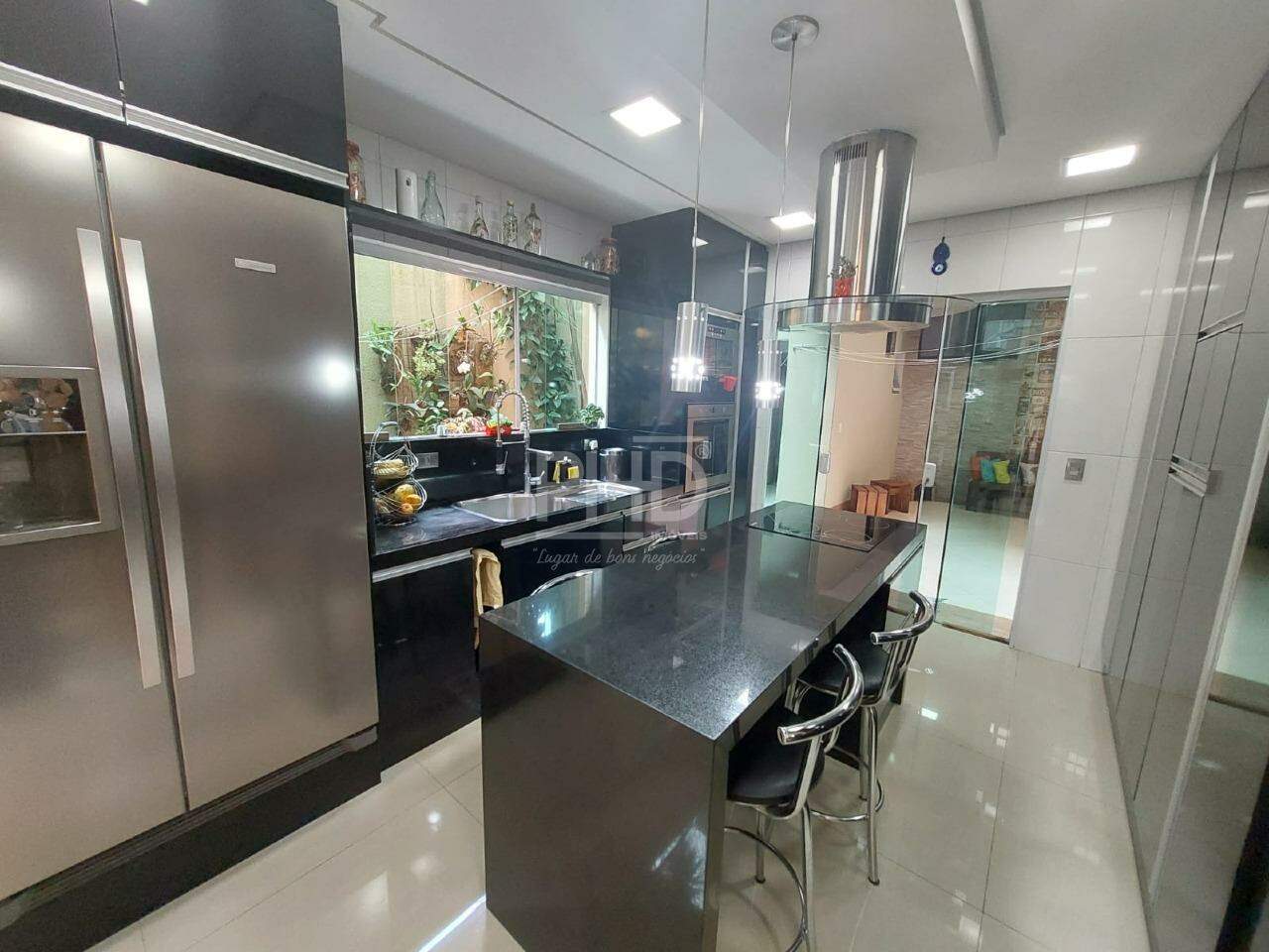 Sobrado à venda com 3 quartos, 309m² - Foto 35