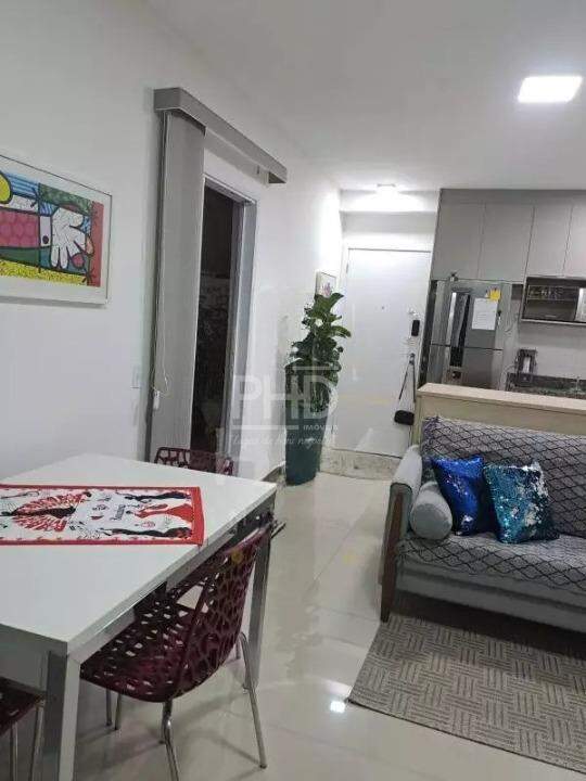 Apartamento à venda com 2 quartos, 75m² - Foto 3